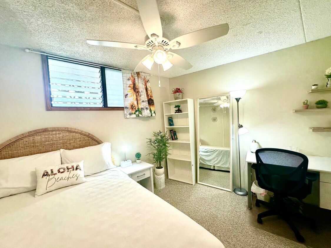 Fully furnished private room - 469 Ena Rd