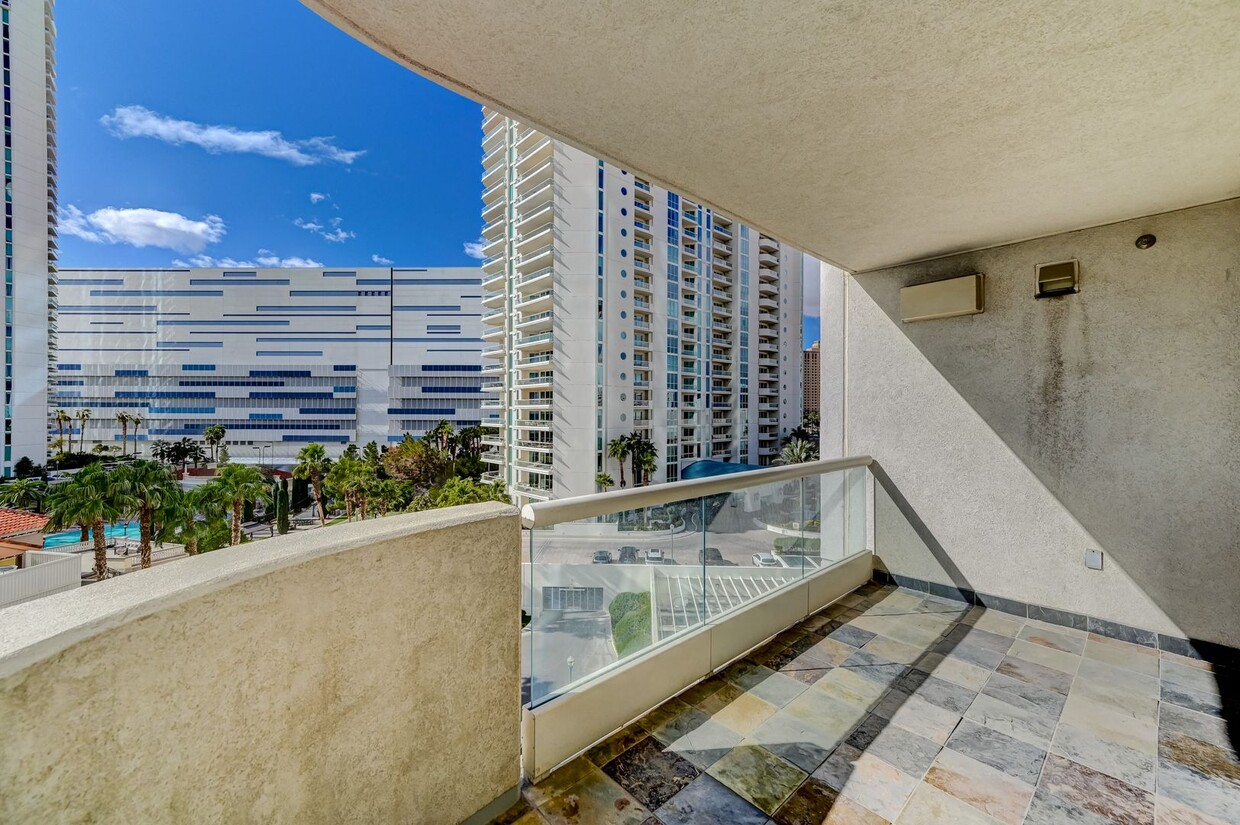Primary Photo - FABULOUS TURNBERRY TOWERS ONE STREET FROM ...