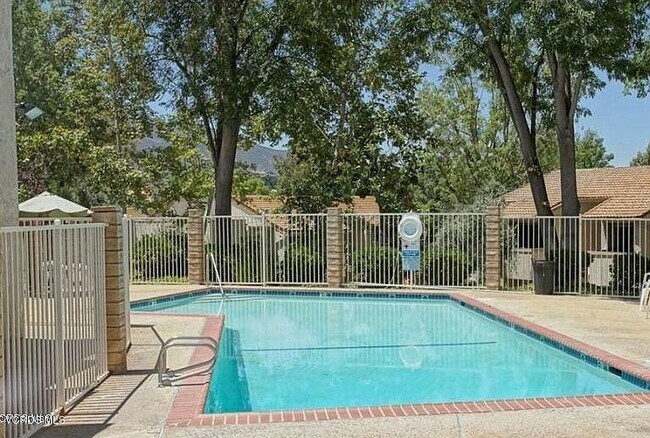 Foto del edificio - 28915 E Thousand Oaks Blvd