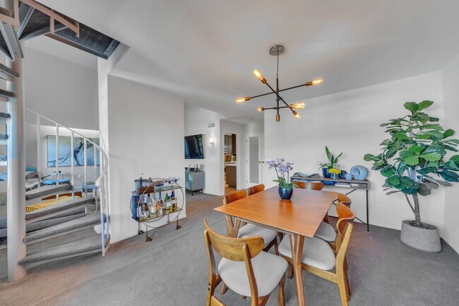Dining room - 909 N Sierra Bonita Ave