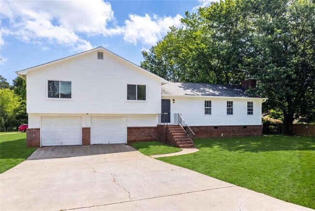 Foto del edificio - 2250 Ridge Forest Dr