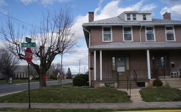 Building Photo - 130 N Walnut St