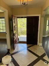 Building Photo - 9545 Oak Leaf Way