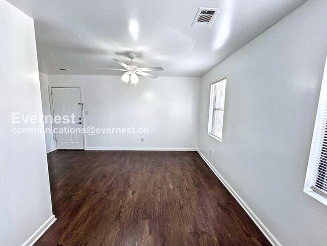 Foto del edificio - 393 Annie St