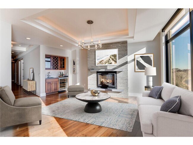 Foto del edificio - 2622 W Lake St