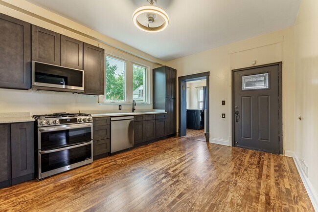 Foto del edificio - 2636 Ridgeland Ave