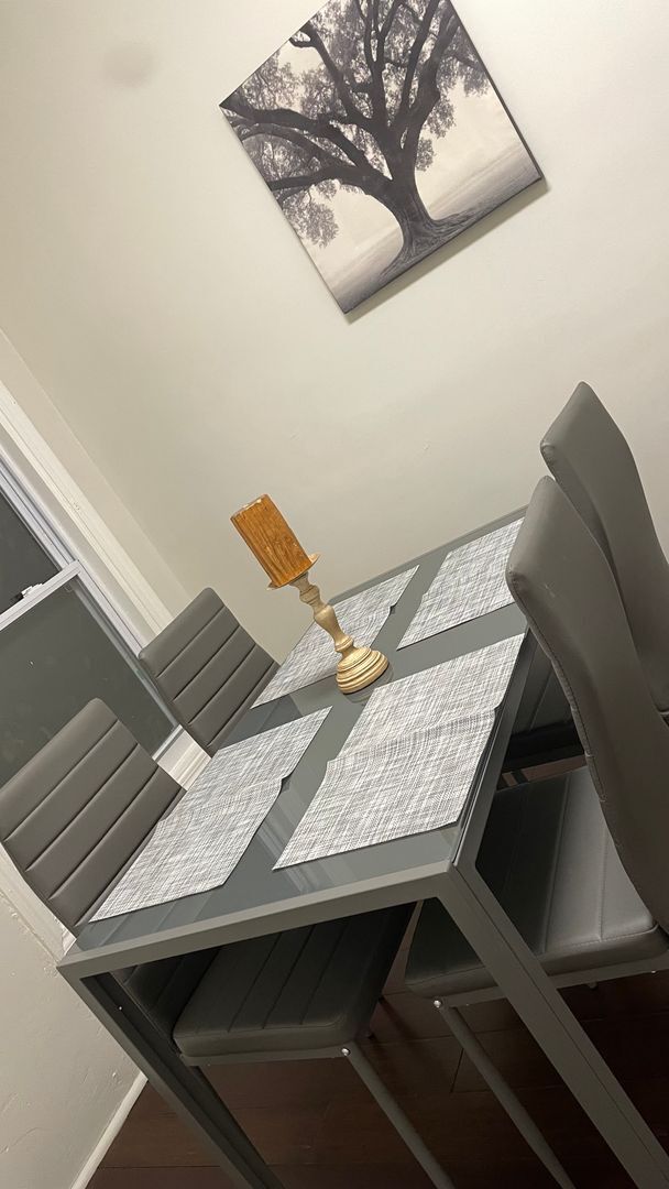 Foto del edificio - 1446 E 115th St