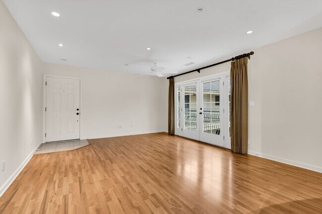 Foto del edificio - 1 Bedroom Condo in Mission Hills