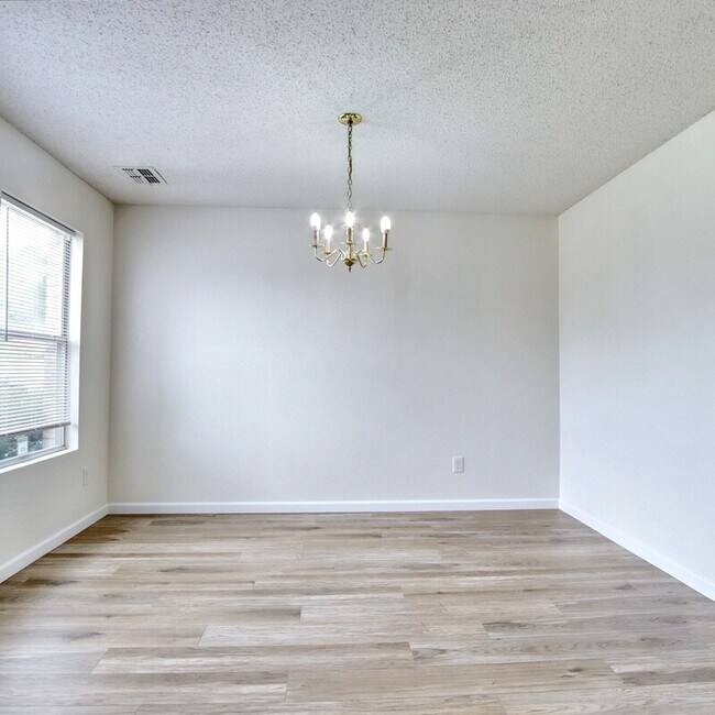 Building Photo - 8751 Gray Fox Ct