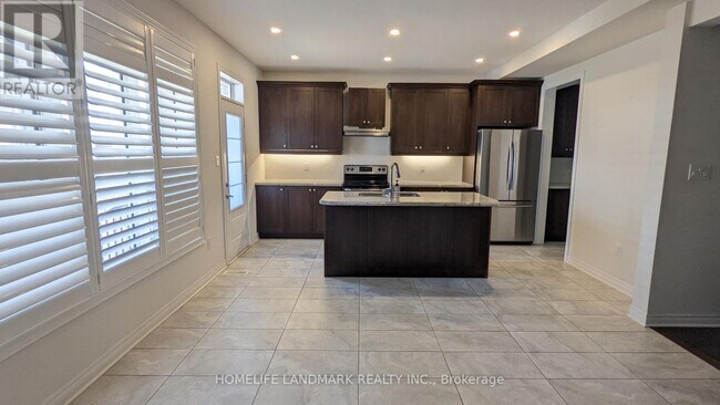 Building Photo - 3270 Mintwood Cir