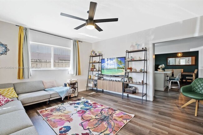 Foto del edificio - 5819 SW 4th St