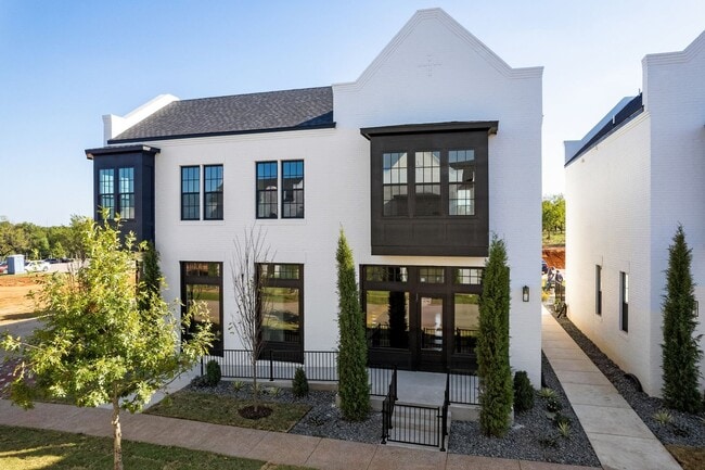 Building Photo - Experience a New Work-Life Balance in Sela...