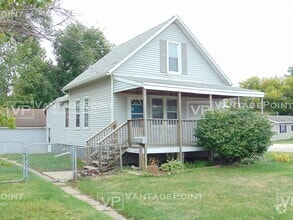 Building Photo - 993 Velp Ave