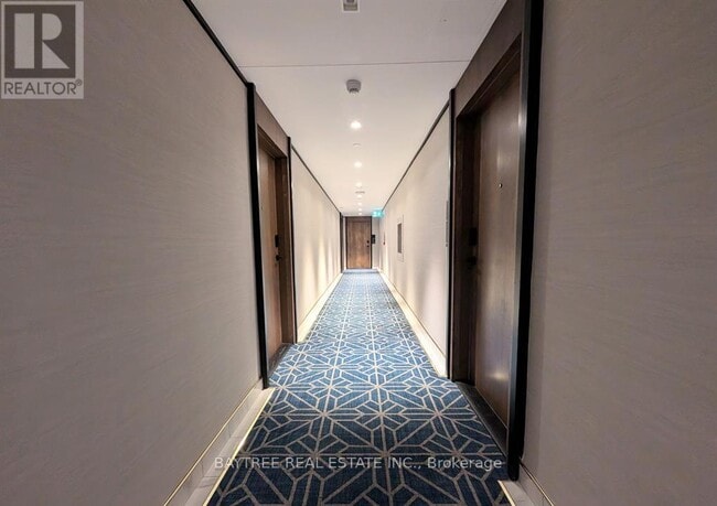 Photo du bâtiment - 120 Eagle Rock Way