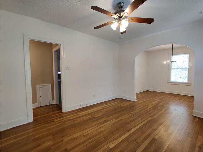 Foto del edificio - 1400 W 13th St