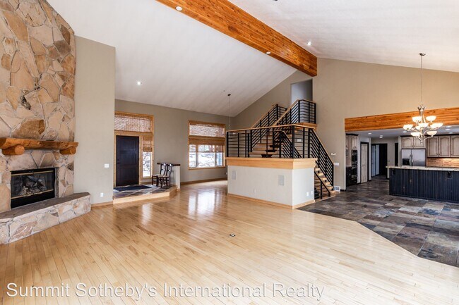 Building Photo - 6 br, 3.5 bath House - 4673 Nelson Court