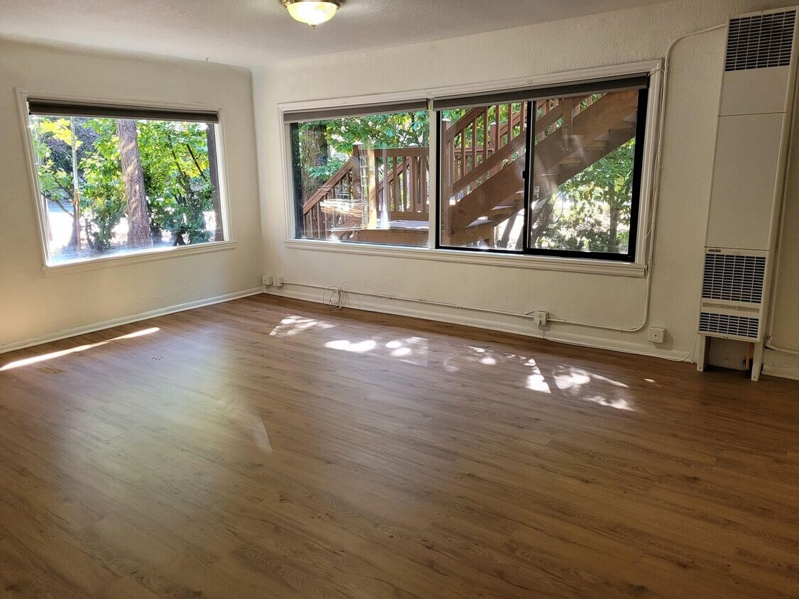 Primary Photo - 11238 NE 68th St