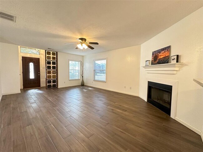 Foto del edificio - 18326 Austin Oak Ln