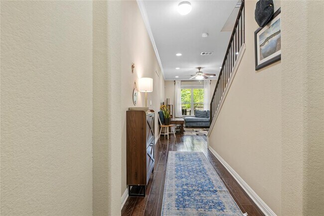 Foto del edificio - 13400 Briarwick Dr