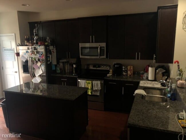 Building Photo - 1 br, 1 bath Townhome - 4607 Foster Ave