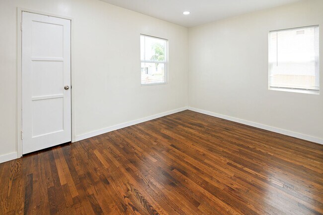 Foto del edificio - 5114 W 133rd St