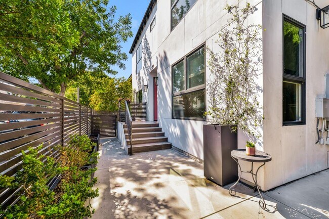 Foto del edificio - 249 N Bonnie Brae St