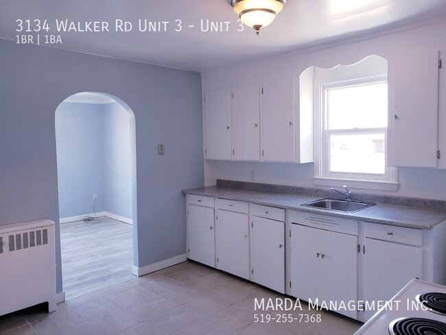 Building Photo - SPACIOUS 1 BED/1 BATH UNIT ON WALKER! + HYDRO