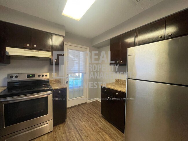 Foto del edificio - 72 Forest Hill Cir