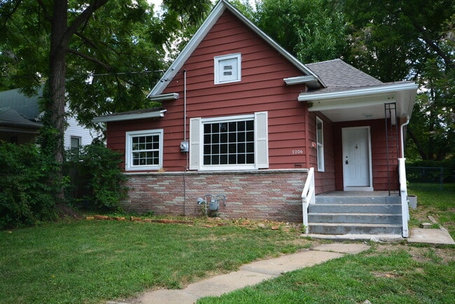 Foto del edificio - Completely Renovated 3 Bedroom Home with F...