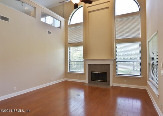 Building Photo - 13124 Highland Glen Way E