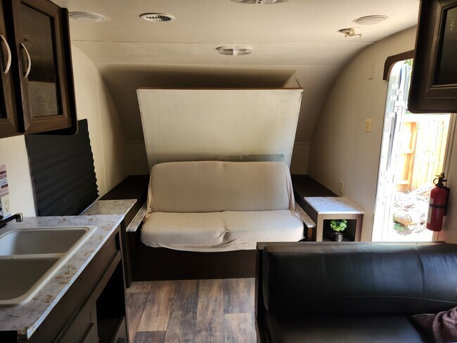 Foto del edificio - 265 Hummingbird Way