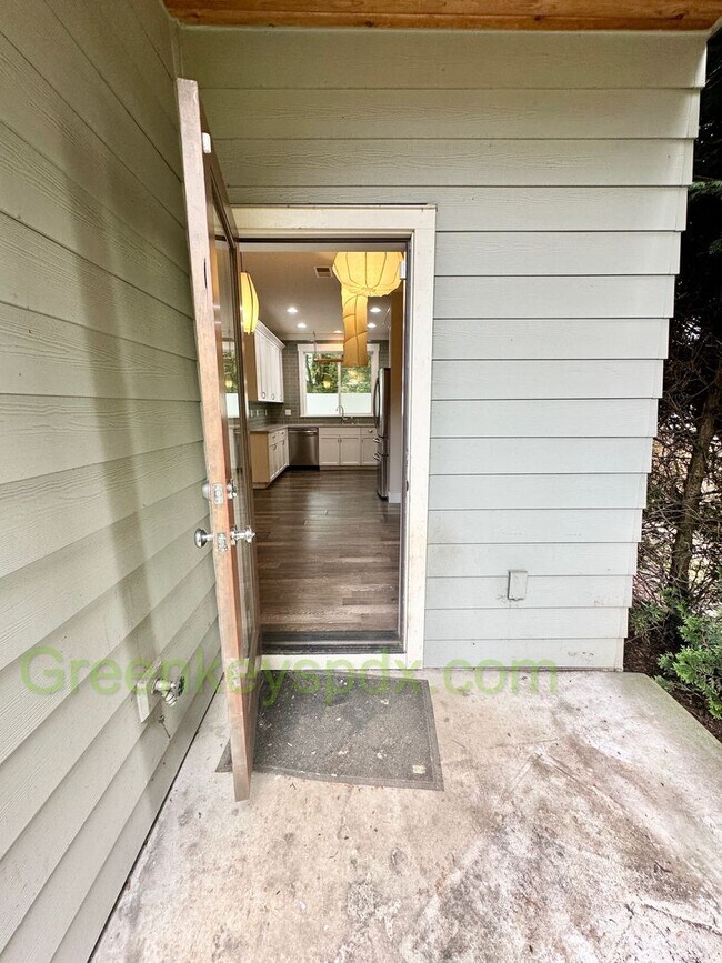Building Photo - Beautiful Newer Built House in NE Portland