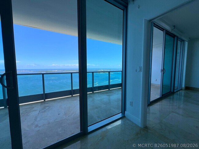 Foto del edificio - 1331 Brickell Bay Dr
