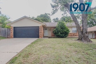 Building Photo - 1816 Tim Dr