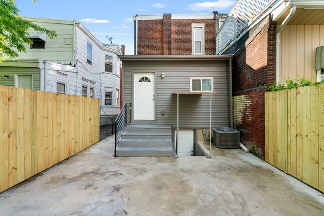 Foto del edificio - 6317 Torresdale Ave