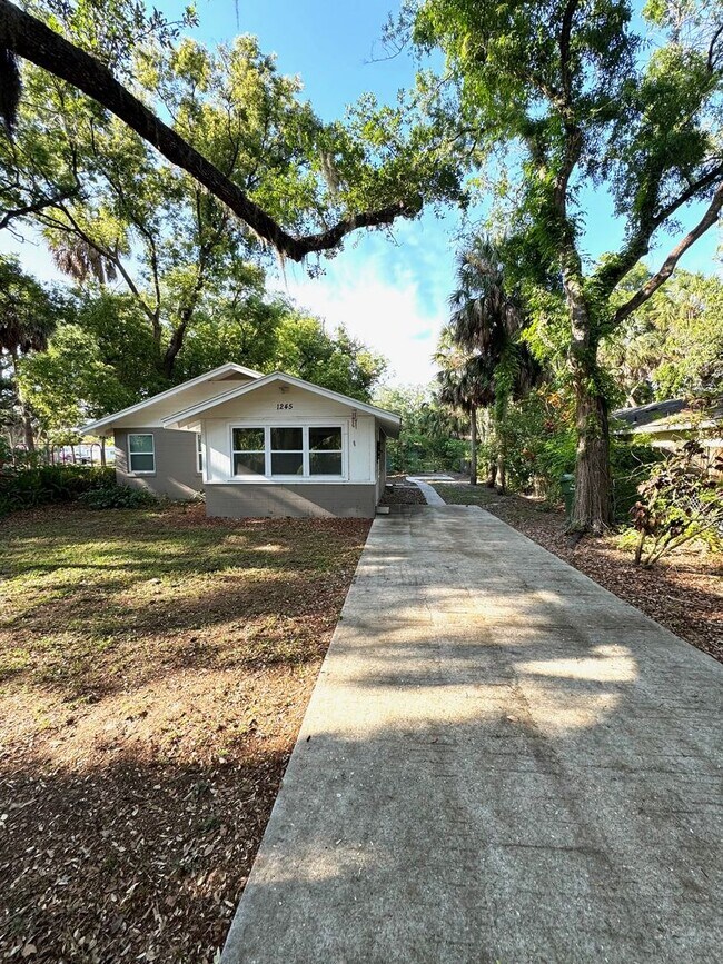 Building Photo - Charming 2-Bed/1-Bath Home for Rent!! Sara...
