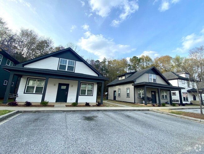 Building Photo - Varsity Club | Student Housing