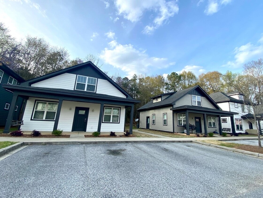 Varsity Club | Student Housing - Varsity Club | Student Housing