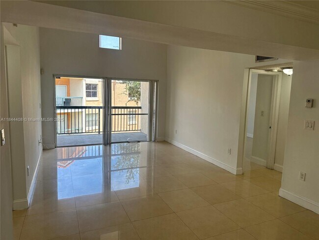 Foto del edificio - 6292 NW 186th St