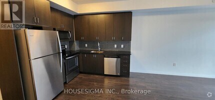 Building Photo - 9560-9560 Markham Rd