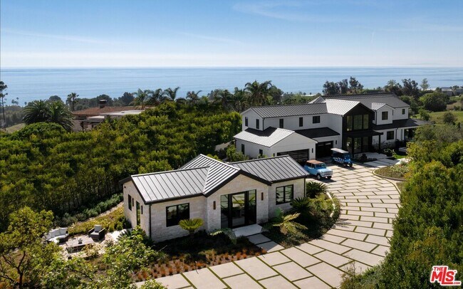 Foto del edificio - 5819 Filaree Heights Rd