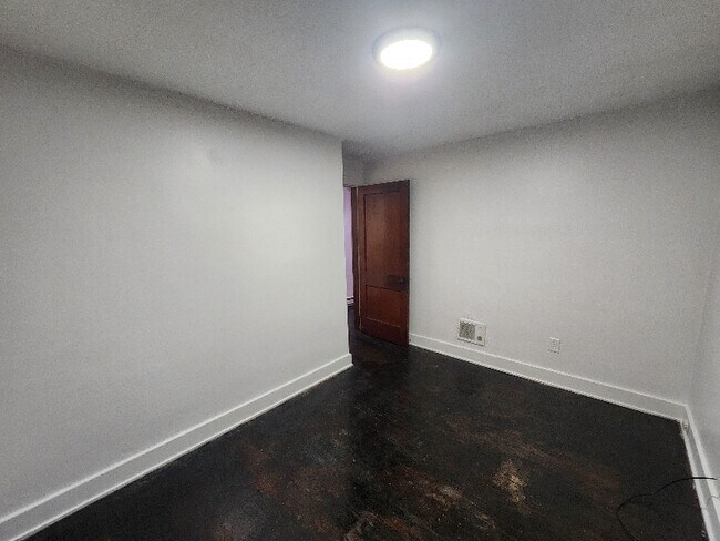 Foto del edificio - 3207 N Main St