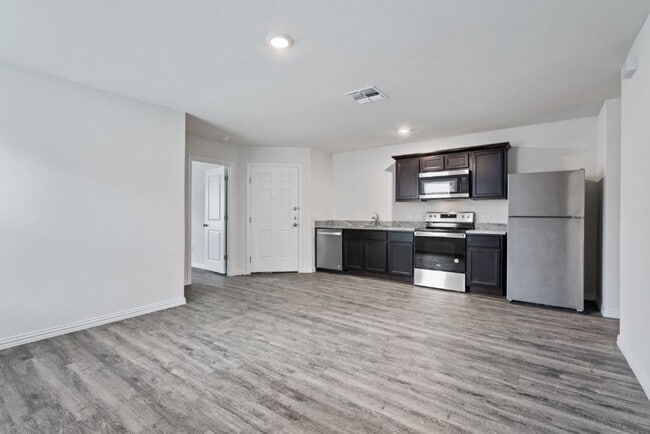 Building Photo - 1153 Magnolia St