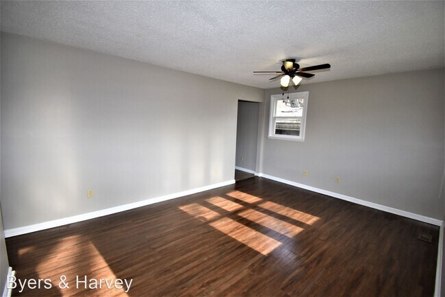 Building Photo - 3 br, 1 bath House - 26 Hayes Street