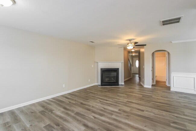 Building Photo - 2436 Cornell Cir