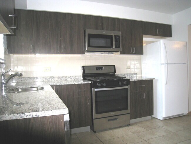 Building Photo - 910 S McKinley Ave