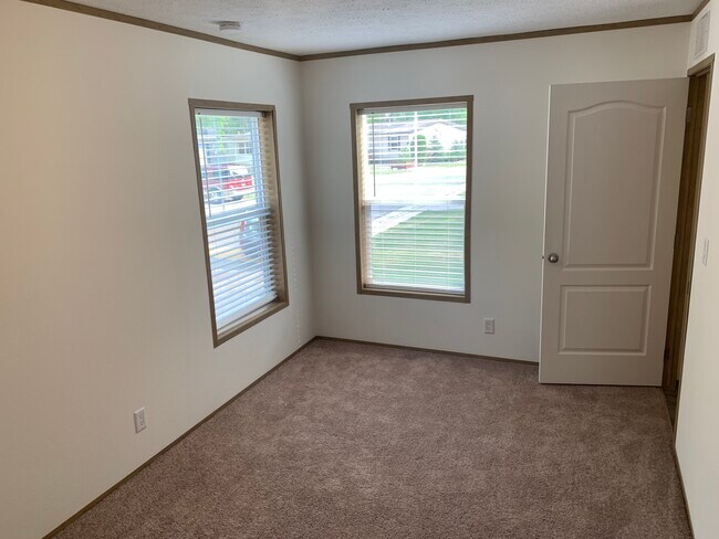 Building Photo - 2542 Cumberland Rd