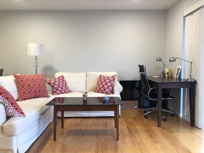 Building Photo - 36 Bellvista Rd