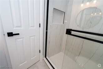 Building Photo - 6306 Royal Woods Dr