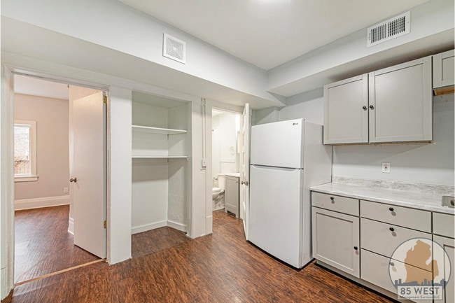 Building Photo - 407 11th St NW